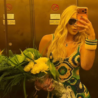 Voltaram? Virgínia comemora por Vini Jr., aparece com a mãe dele e ganha (mais!) flores após jogo do Brasil na Copa 2026