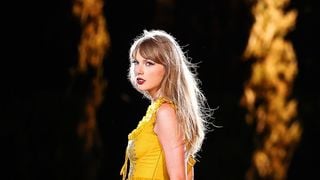 O perfume brasileiro de 90 reais que vai te deixar com o mesmo cheiro que a fragrância da Taylor Swift