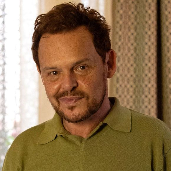 Matheus Nachtergaele é o Polinana do remake de 'Vale Tudo'; a primeira versão foi interpretada por Pedro Paulo Rangel