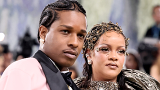 Gente? Rihanna e A$AP Rocky são flagrados em suposta discussão antes do MET Gala 2026, e web dispara: ‘Não passa desse ano’