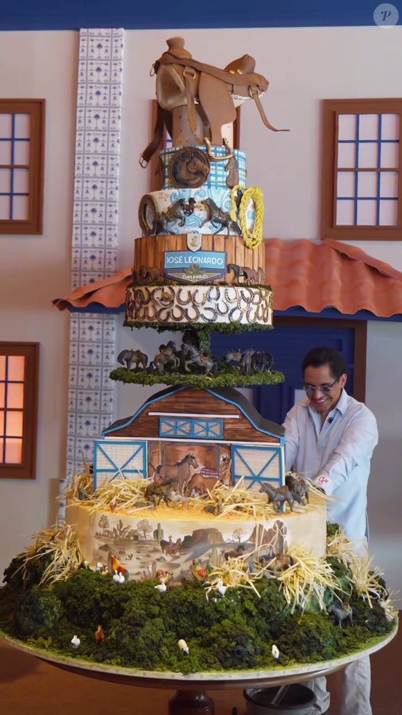 Bolo do aniversário de 1 ano de José Leonardo contou com mais de 15 pessoas na preparação