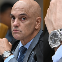 O relógio suíço de luxo de Alexandre de Moraes, ministro do STF: de ouro branco e com pulseira de couro de crocodilo, peça virou centro de polêmica pelo valor, mas pode ter custado menos do que você pensa