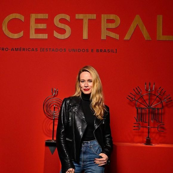 A ideia surgiu de forma despretensiosa, mas logo se transformou em um pequeno negócio infantil. "Minha mãe sugeriu que eu fizesse um bolo, e uma vizinha que provou adorou. 'E se eu vender?', pensei", relembrou