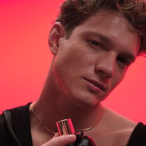 Lançada oficialmente em 1965 na Itália, a Benetton chega ao universo das fragrâncias com We Are Tribe Elixir, novo Eau de Parfum masculino lançado em 2026