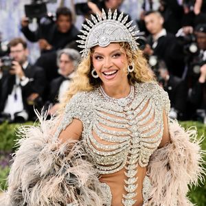Bastou uma aparição de Beyoncé no Met Gala para a internet parar completamente