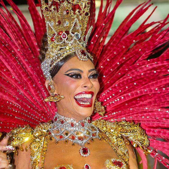 Juliana Paes sobre fantasia: 'É a primeira vez que uma marca de luxo internacional desenvolve algo semelhante no Brasil', declarou ela ao jornal O Globo