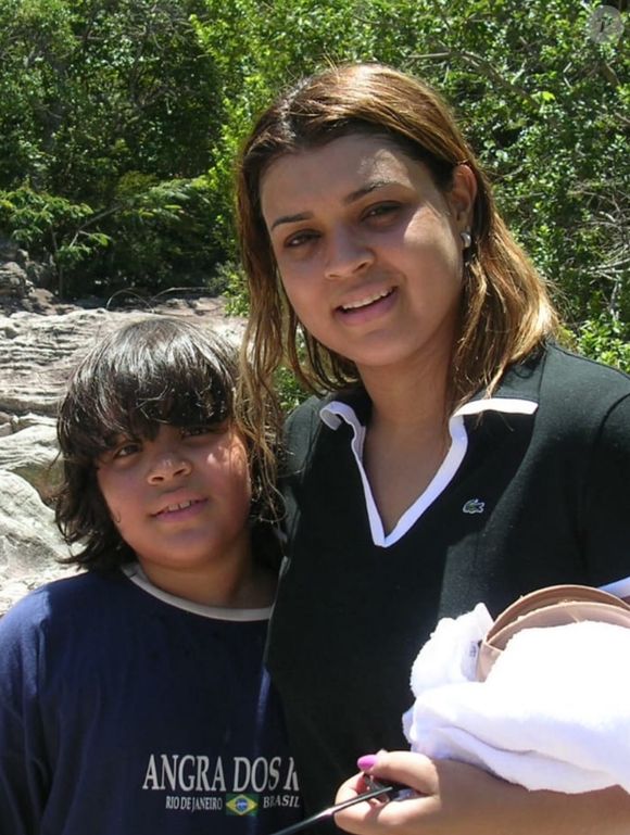 Francisco presta emocionante homenagem a mãe