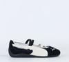 Puma aposta na tendência balletcore e lança o Speedcat Ballet na cor "Cisne Negro", modelo que combina referências das sapatilhas de balé com a tradicional inspiração nas pistas de Fórmula 1