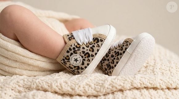 A estampa animal print também aparece como uma das marcas do visual de Pilar, vilã interpretada por Isabel Teixeira em 'Quem Ama Cuida'