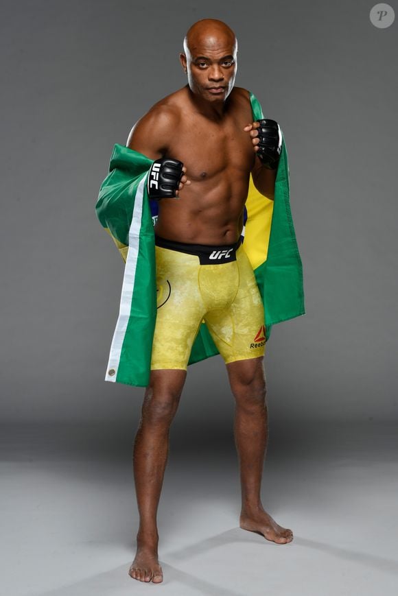 Anderson Silva deve receber 10,3 milhões de dólares, o equivalente a R$ 55,6 milhões na atual cotação