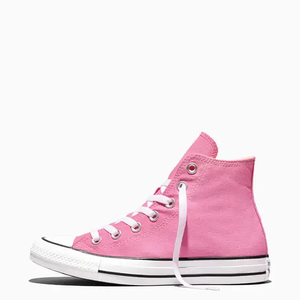 A versão rosa do Chuck Taylor All Star aposta em uma tonalidade delicada para atualizar um clássico criado em 1917, que deixou de ser apenas um tênis esportivo e passou a fazer parte de diferentes estilos ao longo das décadas
