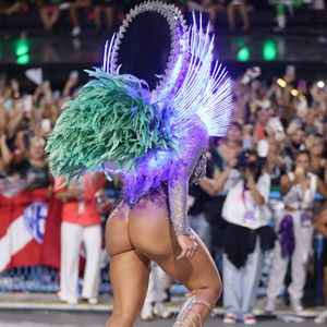 Paolla Oliveira desfilou por 7 anos na Grande Rio como rainha de bateria, sendo campeã uma vez e vice-campeã em 3 campeonatos