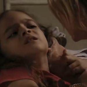 Cena entre Rita e Carminha volta ao ar na reprise de ‘Avenida Brasil’ e viraliza nas redes sociais