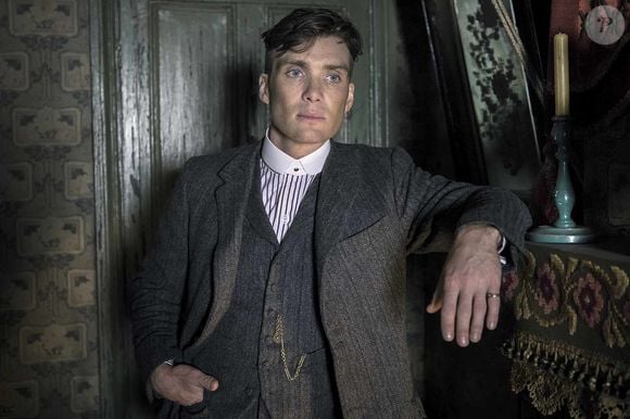 Conhecido por dar voz ao Capitão América, o dublador também é responsável por interpretar Tommy Shelby na versão brasileira do filme que encerra a saga