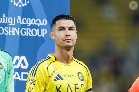 O jato particular de Cristiano Ronaldo, avaliado em R$ 380 milhões, foi visto deixando a Arábia Saudita em meio à guerra, mas publicação de treino afastou rumores de saída