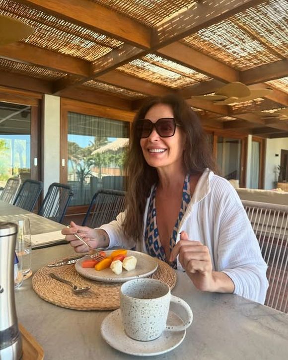 Carolina Ferraz está solteira desde 2018, quando se separou do pai de sua segunda filha