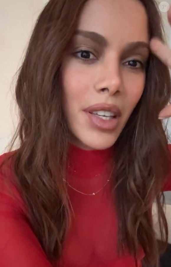 Anitta ainda ironizou as críticas por suas mudanças com procedimentos estéticos