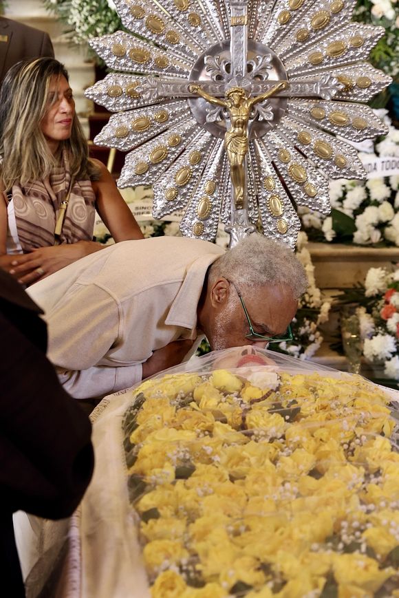 'A música nos envolvia de uma forma muito intensa', disse Gilberto Gil sobre morte de Nana Caymmi