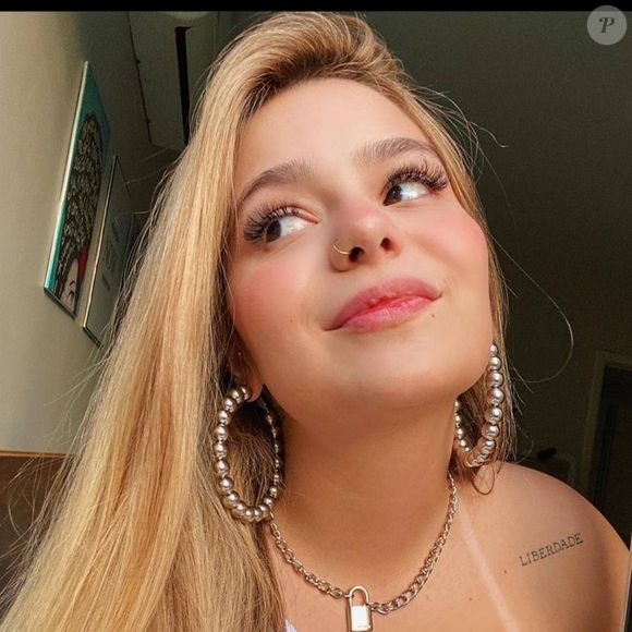 Meses depois de ficar ruiva, Viih Tube apostou no tom loiro para seu cabelo