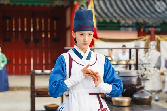 Inesperadamente, a chef vai parar em um reino antigo, onde tem que cozinhar para a corte