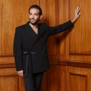 Cauã Reymond teria se desentendido com Humberto Carrão após o ator tocar em seu braço mais de uma vez no bastidor de 'Vale Tudo'