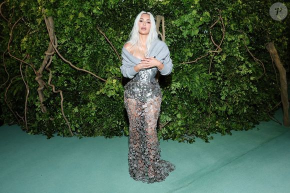 Kim Kardashian revelou que treina 2 horas por dia durante 6 dias na semana