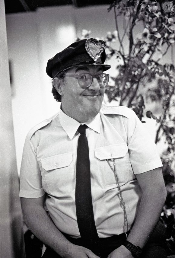 Morte de Roberto Marquis, aos 83 anos: humorista ficou conhecido como Guarda Juju de 'A Praça é Nossa'