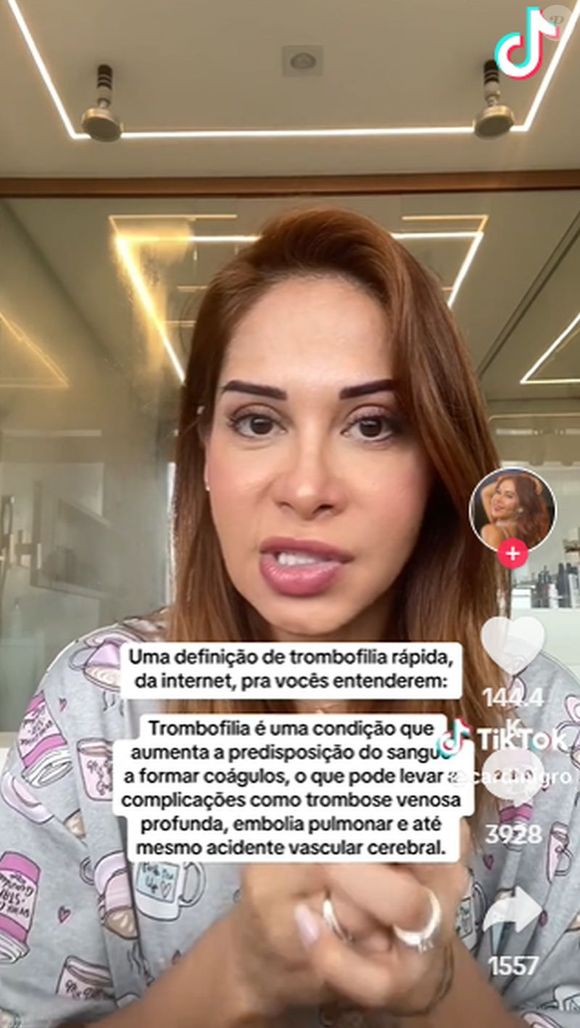 Segundo ela, a família passou dias orando na residência enquanto a obra era realizada. As passagens bíblicas escolhidas foram definidas de acordo com o propósito de cada ambiente. Maíra afirmou que a ideia central era lembrar, ao final da construção, que a casa pertence a Deus.