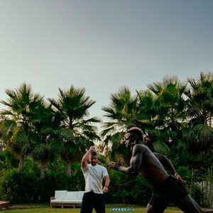 A preparação de Vini Jr. vai muito além dos treinos com bola. Câmera hiperbárica, neuromodulação, fortalecimento muscular e planejamento individual fazem parte da estratégia que levou o atacante ao protagonismo na Copa de 2026
