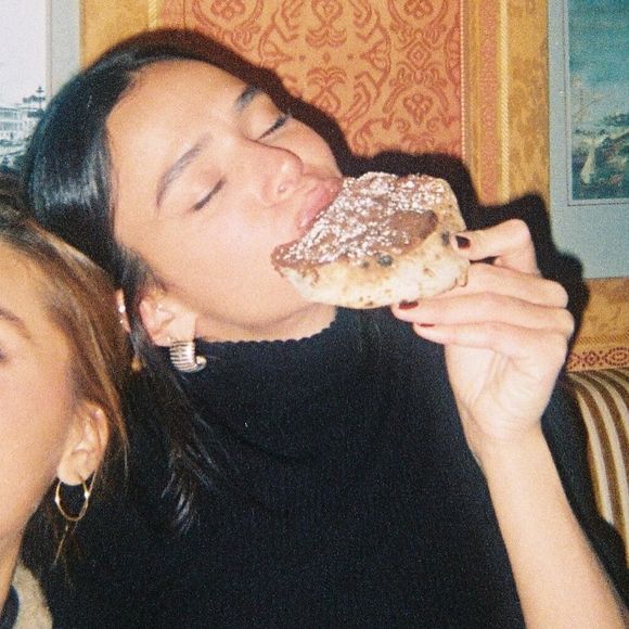 Por fim, Bruna Marquezine  disse que ama Sasha Meneghel infinitamente, emocionando os fãs