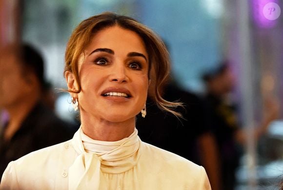 Após Rainha Rania usar bolsa de marca artesanal francesa, os números de vendas aumentaram de forma exorbitante