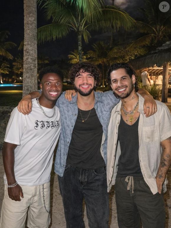 Nattan publicou uma montagem com Zé Felipe e Vini Jr., e esclareceu que são todos amigos; Zé riu do post - o que teria irritado Ana, segundo internauta