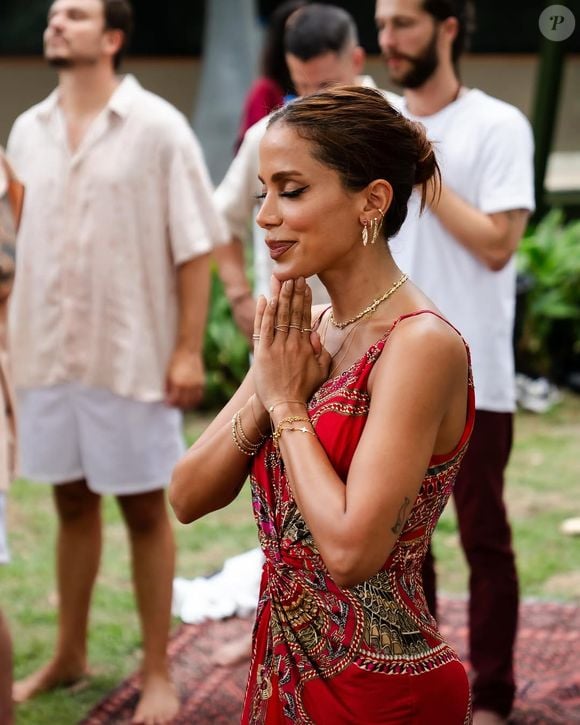 Anitta em sua 'era zen': novo estilo da cantora mistura espiritualidade e luxo