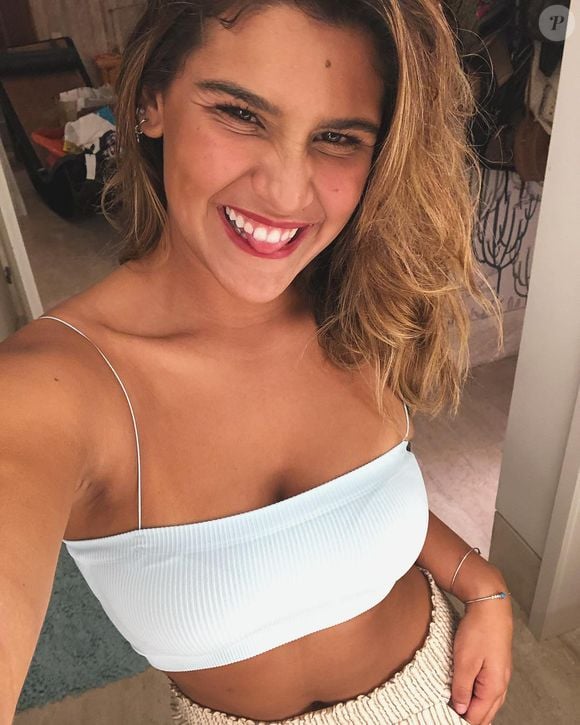 Além das tatuagens, Giulia Costa tem uma pinta na testa como sua marca pessoal