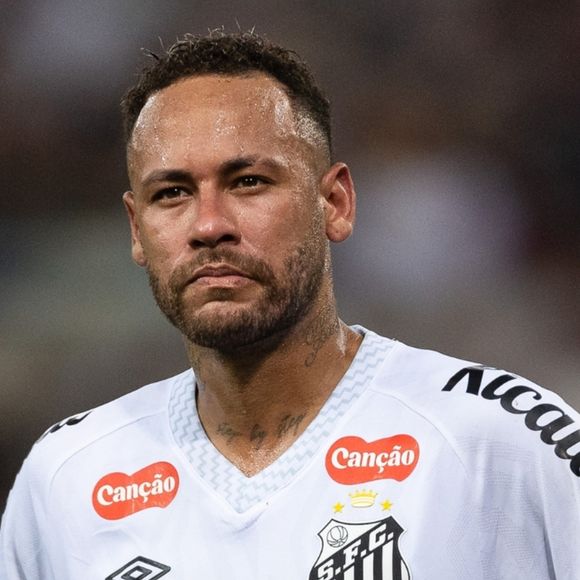 Neymar foi oficialmente acusado de agressão por Robinho Jr. no Santos após confusão registrada durante treino no CT Rei Pelé