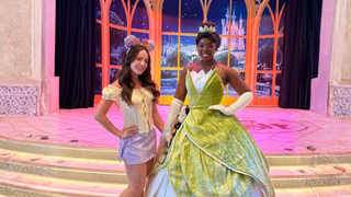 Cheiro de princesa (literalmente): a marca internacional com loja no Brasil lançou body splash da Disney 'gêmeo' do La Vie Est Belle e outras 6 fragrâncias