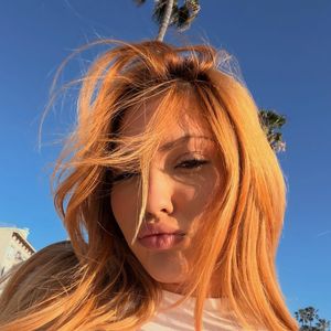 Mari Menezes quebra o silêncio e nega romance com Zé Felipe: ‘Só amizade, nada além disso’”, disse a influenciadora em entrevista ao portal LeoDias, após gravação do 'Podcats', no Aeroporto Santos Dumont, no Rio de Janeiro