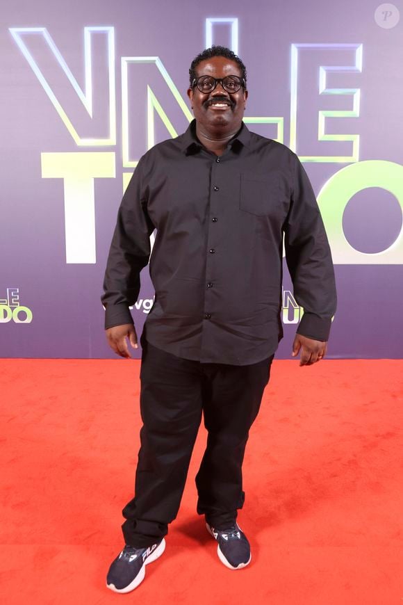 O ator Leandro Firmino, no ar no remake de 'Vale Tudo', já fez parte do filme 'Cidade de Deus' (2002).