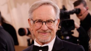 A nova série de Spielberg faz sucesso na Netflix: com apenas 4 episódios, já é número 1 em 64 países