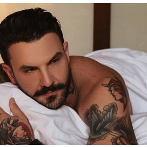 Ex-’BBB’ Wagner Santiago também fez harmonização íntima