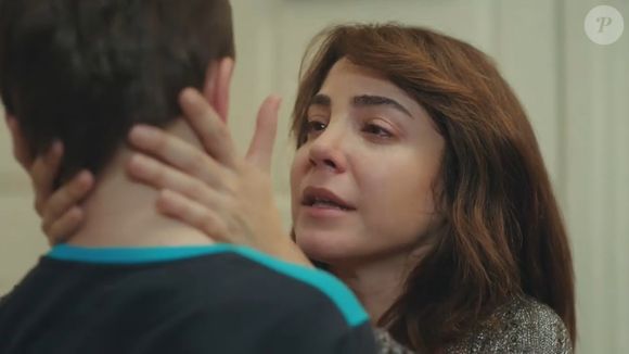 Ceyda descobriu que o filho, Arda, foi trocado na maternidade na novela 'Força de Mulher'