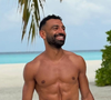Lançado no séc. XXI em Dubai, este perfume árabe unissex refrescante de limão-siciliano, toranja, bergamota e pimenta-rosa se tornou o meu favorito para acordar e na hora de dormir