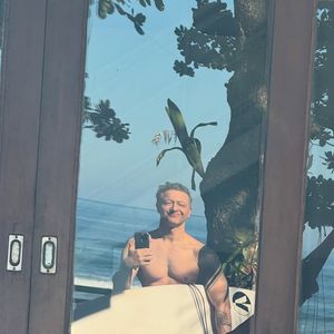 Lucas Lima compartilhou novas fotos do seu mês de julho, incluindo alguns cliques com o filho