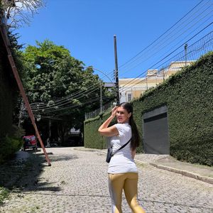 Essa é uma das ruas do condomínio em que Luma de Oliveira, Eike Batista e Thor moram no Rio de Janeiro