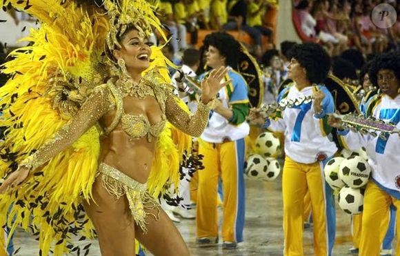 Juliana Paes já havia sido rainha de bateria da Viradouro nos anos 2000