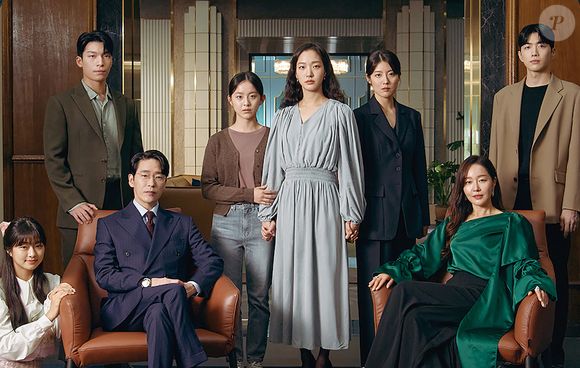 'As Três Irmãs' conta a história de três irmãs que se veem envolvidas em uma teia de corrupções após cruzar os caminhos de um político