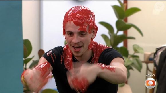 A resposta de Juliano Floss a Sarah Andrade no BBB 26 foi um dos momentos mais comentados da noite. Internautas destacaram a experiência do brother com comunicação rápida nas redes sociais