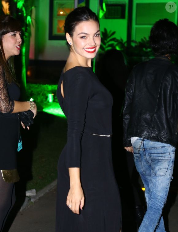 2013: Isis Valverde esbanjando beleza e simpatia em um evento