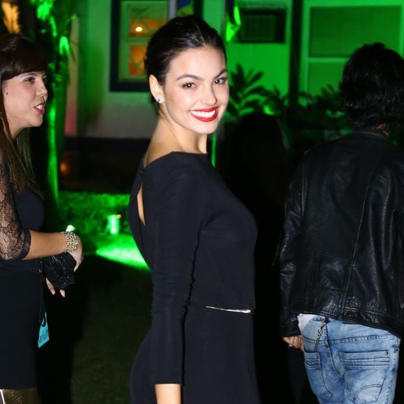 2013: Isis Valverde esbanjando beleza e simpatia em um evento