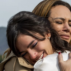 Longe da rotina das novelas tradicionais, Vanessa Gerbelli revelou que também se dedica à pintura, à escrita e à produção de seus próprios projetos. A atriz, que contracenou com Bruna Marquezine em 'Mulheres Apaixonadas', em 2003, voltou a trabalhar com a estrela quase duas décadas depois na série 'Maldivas', lançada em 2022